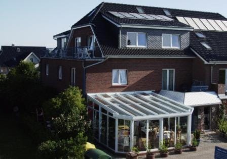 Property building, Breakfast