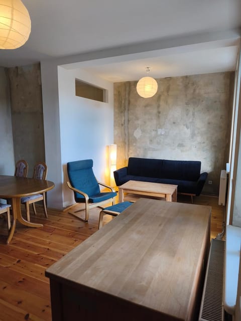 Seating area, kitchen