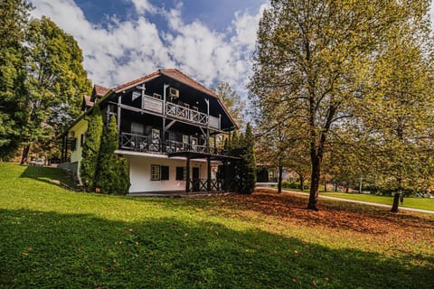 Property building, Day, Natural landscape, Garden