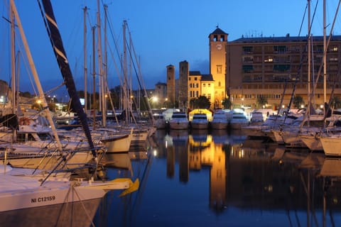 Nearby landmark, City view, Location