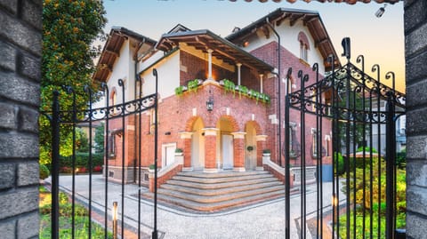 Property building, Facade/entrance