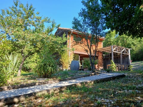 Property building, Patio, Garden view, Mountain view