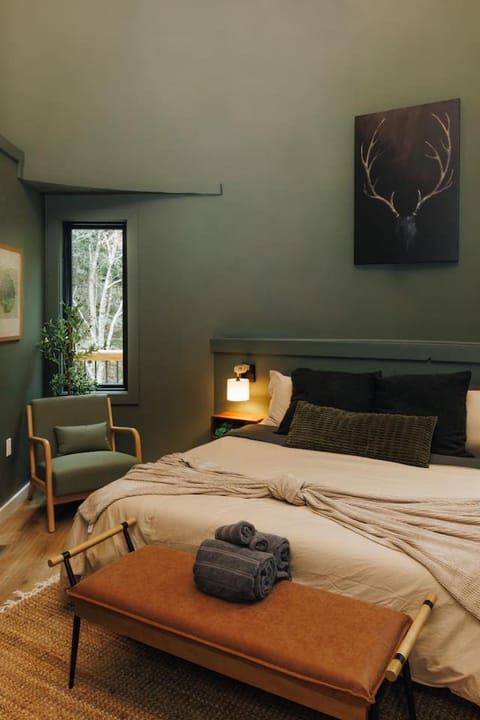 NEW Unique Stay w King Beds and Private Hot Tub House in Kentucky