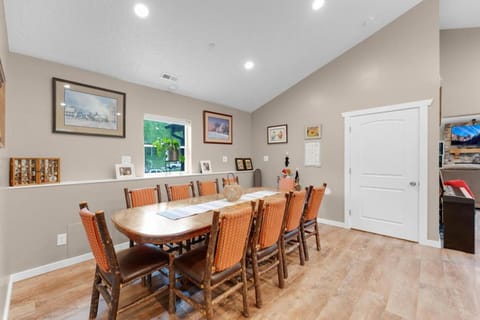 Silver Fork Chalet includes Hot Tub and 18 Beds House in Wasatch County