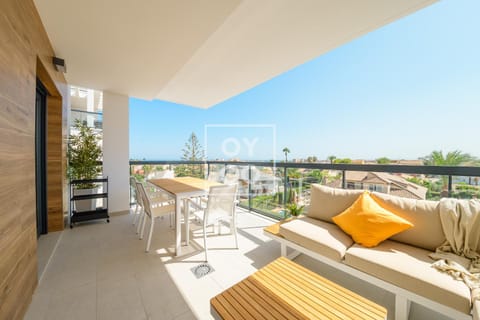Balcony/Terrace, Seating area, Dining area, Garden view, Sea view