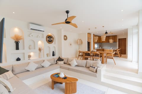 Living room, Dining area