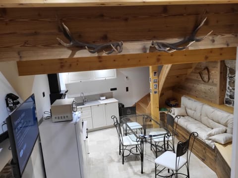 TV and multimedia, Kitchen or kitchenette, Dining area