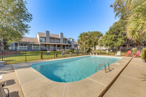 Inviting Home with Golf Course View in Diamondhead! House in Diamondhead