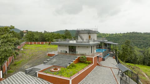 Property building, Spring, Day, Natural landscape, Garden, Garden view, Mountain view