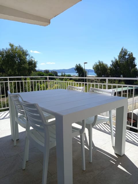 Property building, Balcony/Terrace, Sea view, Sea view