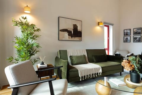 Botanic House - 3BR Home - Private Parking House in Glasgow