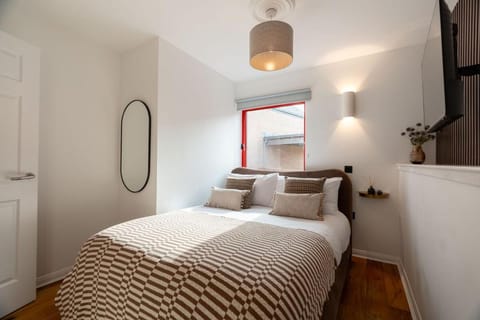 Botanic House - 3BR Home - Private Parking House in Glasgow