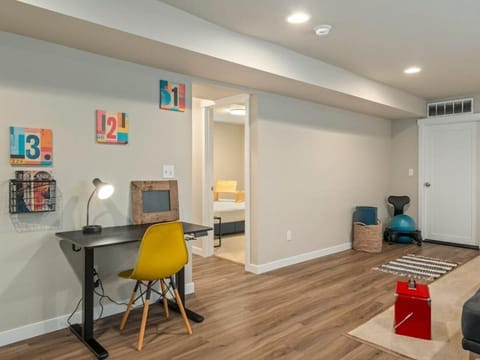 The Meadow - Elegant 3BR Getaway - Near Wright Park & Gazebo Apartment in Tacoma