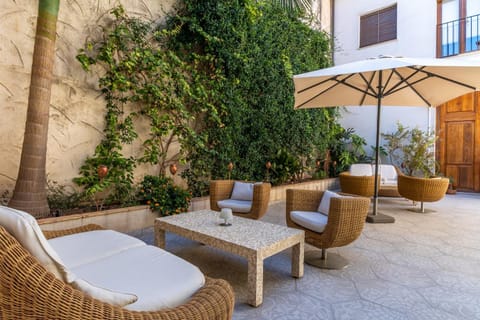 Patio, Day, Garden, Seating area, Inner courtyard view, Internal: Not applicable to any particular room