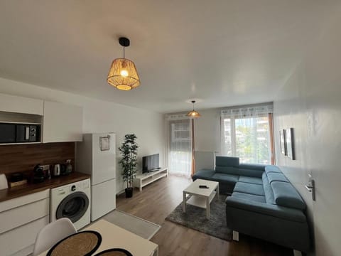 Cozy appartement moderne proche Paris & Aéroport d'Orly au pied du metro 14 Apartment in Chevilly Larue