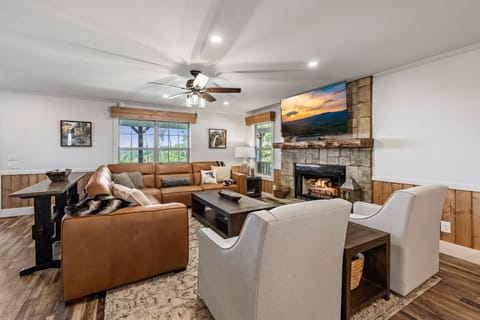 Aska Acres House in Blue Ridge