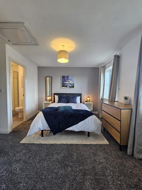 Bed, Bedroom, wardrobe