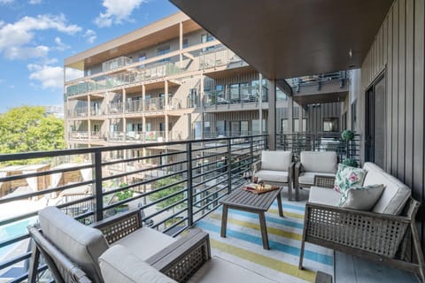 Hyve - Neon Lights - Pool & Gym - Walk to Broadway House in The Gulch