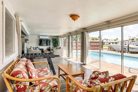 Furnished Sunroom with TV! Canal-Front Bradenton Gem House in Cortez