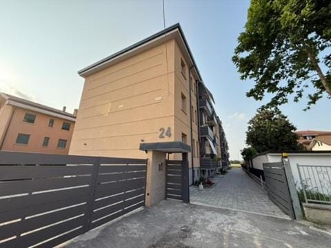 Property building, Day, Neighbourhood, Street view