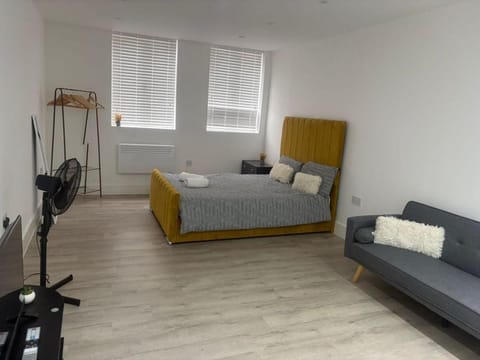 Bed, Seating area, Bedroom