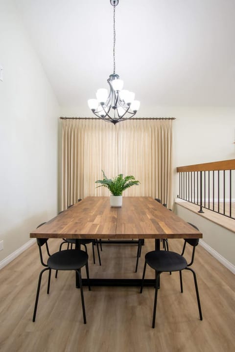 CA2 House SoCal Oasis Newly Renovated Game Room House in La Palma