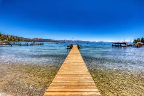 Beyond the Blue Lakefront Escape by Tahoe Getaways - Pet-Friendly 6BR with Pier, Buoy & Hot Tub House in Lake Tahoe
