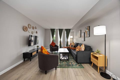 View (from property/room), Living room, Photo of the whole room, Seating area