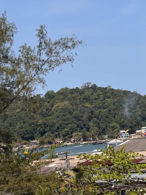 Room accommodates up to 5 complete apartment Apartment in Mangaratiba