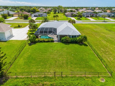 Oasis Home Heated Pool Fenced Yard House in Rotonda Lakes