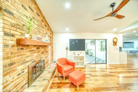 Living room, Seating area, fireplace