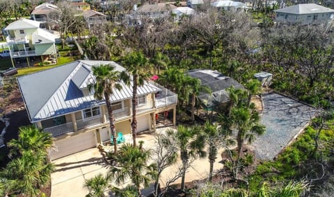 Beach Home with Amazing Oasis Pool Spa Waterfall Fire Pit Bikes House in Palm Coast