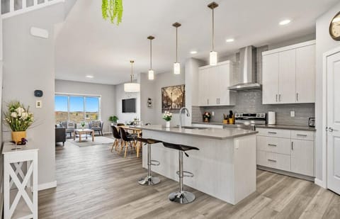 Kitchen or kitchenette, Dining area, dishwasher, oven, stove, toaster