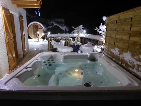 Aubier Confort Spa Chalet Domaine du Fraizier Chalet in Haute-Savoie