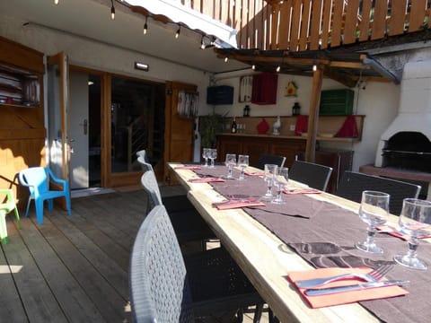 Chalet Tournette avec jacuzzi, Domaine du Fraizier Chalet in Haute-Savoie