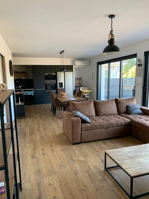 Kitchen or kitchenette, Living room, Dining area, stove