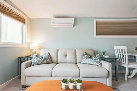Living room, air conditioner