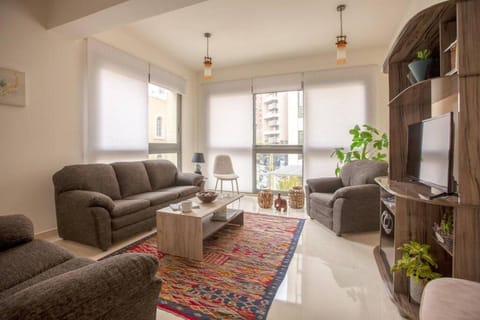 TV and multimedia, Living room, Seating area, air conditioner