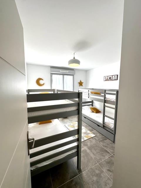 T3 lumineux avec terrasse, parking et piscine Apartment in Roquebrune-sur-Argens