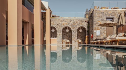 Day, Pool view, Swimming pool, sunbed