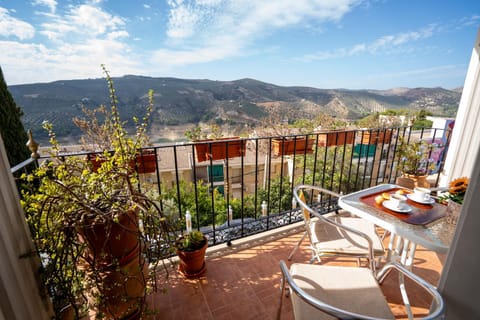 Balcony/Terrace, Mountain view