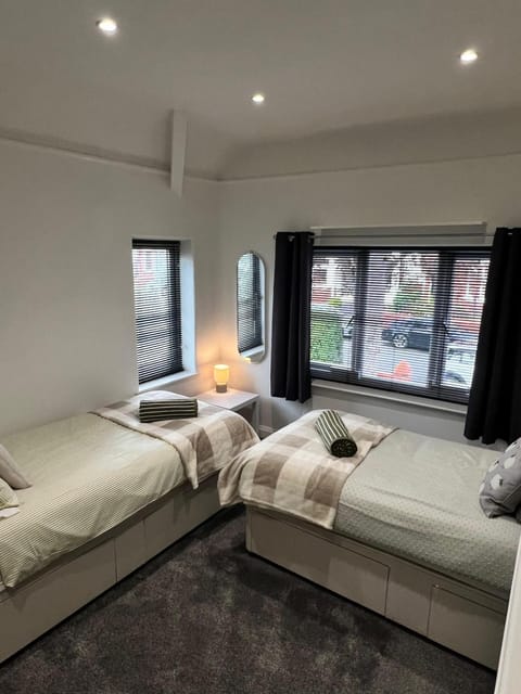 Beach Hill House - Rhos on Sea House in Wales