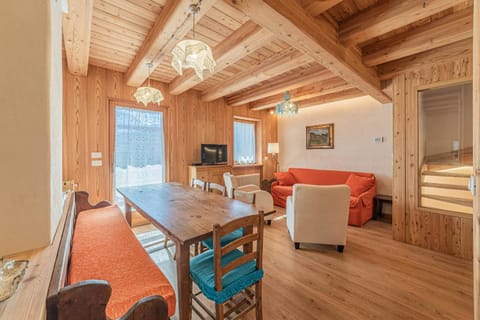 TV and multimedia, Living room, Dining area