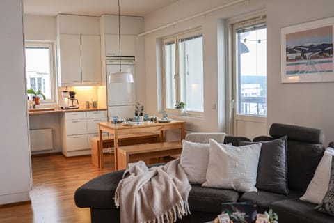 Living room, Seating area, Dining area, stove