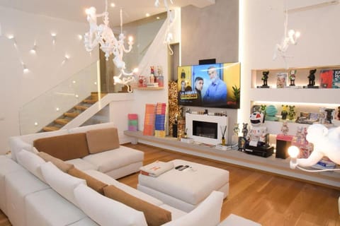 TV and multimedia, Living room, Seating area