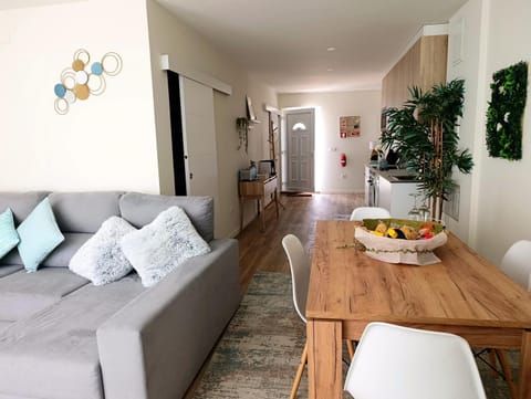 Food and drinks, Dining area