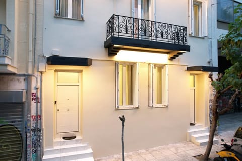 Monza Apartment in Athens