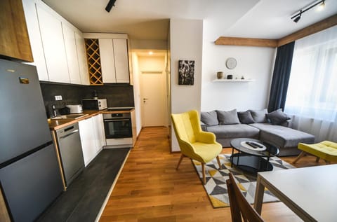 Kitchen or kitchenette, Living room, Seating area, Dining area, dishwasher, oven, stove