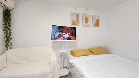 TV and multimedia, Bedroom, air conditioner