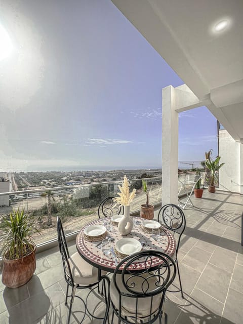 View (from property/room), Balcony/Terrace, Balcony/Terrace, Dining area